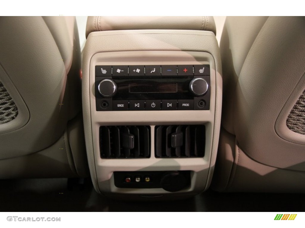 2010 Cadillac SRX 4 V6 AWD Controls Photos