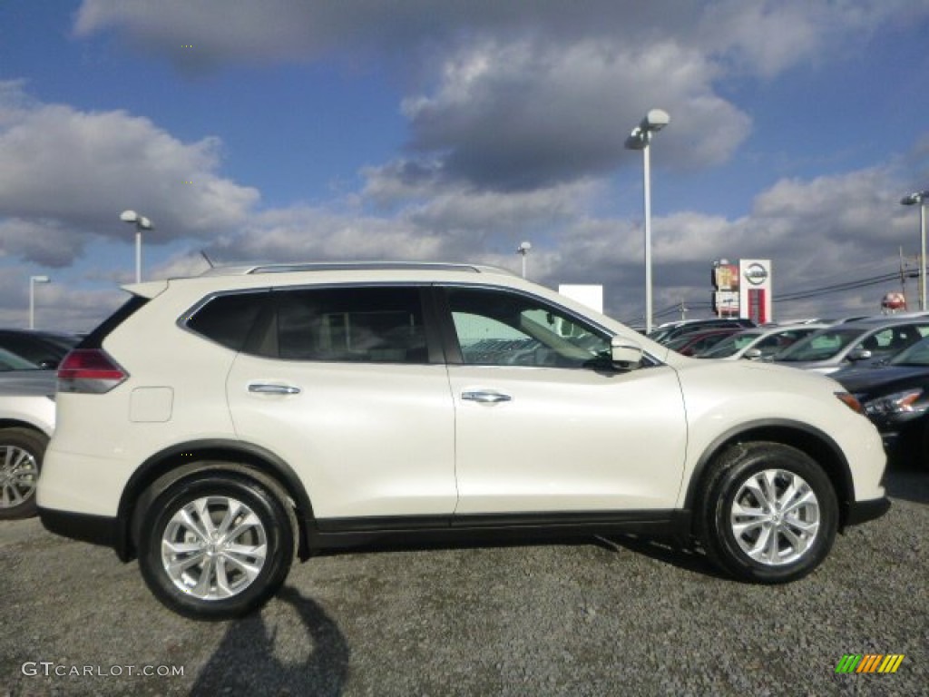 2015 Rogue SV AWD - Pearl White / Charcoal photo #2