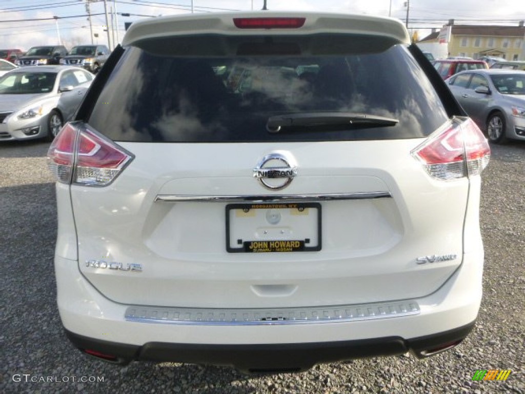 2015 Rogue SV AWD - Pearl White / Charcoal photo #4