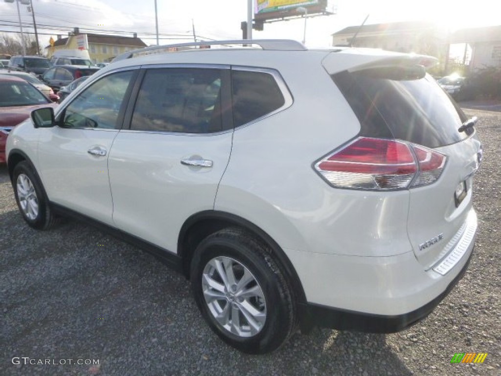 2015 Rogue SV AWD - Pearl White / Charcoal photo #5