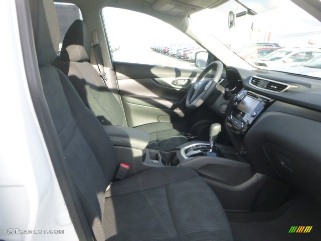 2015 Rogue SV AWD - Pearl White / Charcoal photo #10