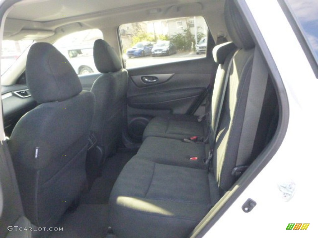 2015 Rogue SV AWD - Pearl White / Charcoal photo #12