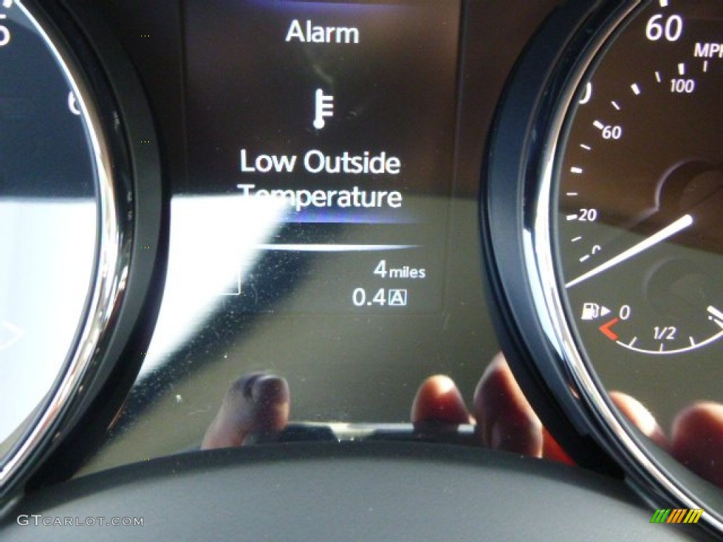 2015 Rogue SV AWD - Pearl White / Charcoal photo #20