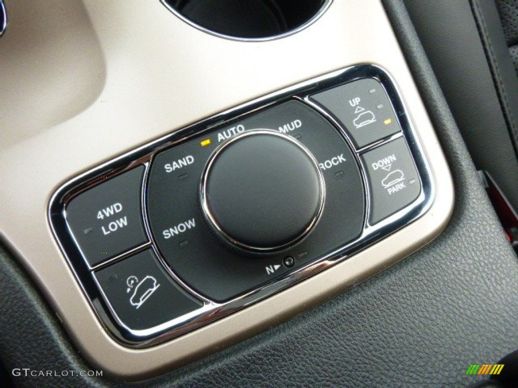 2015 Jeep Grand Cherokee Summit 4x4 Controls Photo #99253045