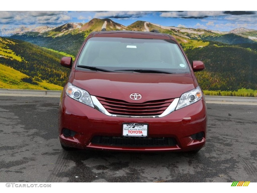 2015 Sienna LE - Salsa Red Pearl / Bisque photo #2
