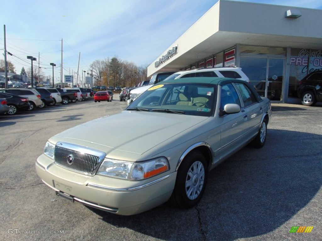 2004 Grand Marquis GS - Spruce Green Metallic / Light Flint photo #7