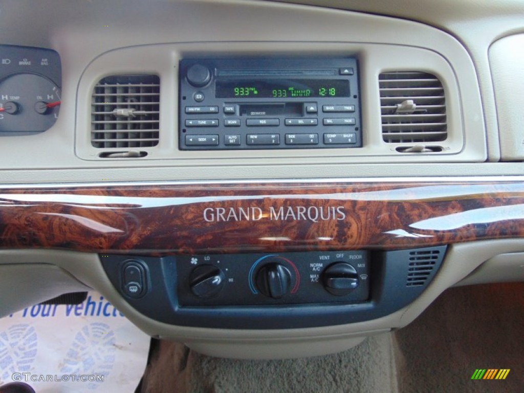 2004 Grand Marquis GS - Spruce Green Metallic / Light Flint photo #23