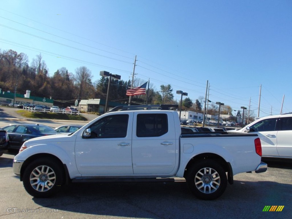 2010 Frontier LE Crew Cab 4x4 - Avalanche White / Steel photo #6