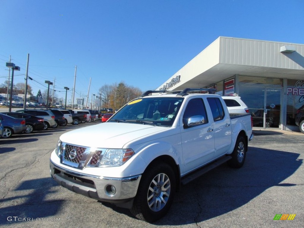 2010 Frontier LE Crew Cab 4x4 - Avalanche White / Steel photo #7