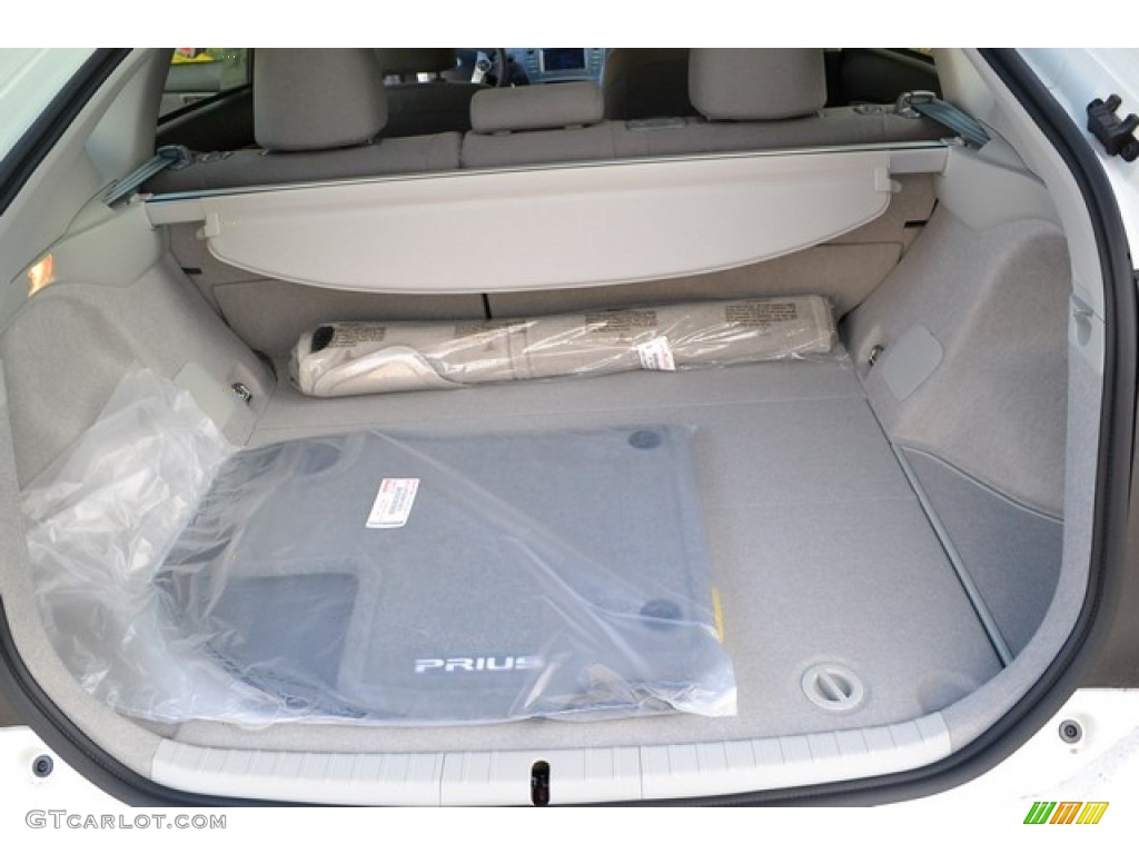 2015 Prius Three Hybrid - Blizzard Pearl / Dark Gray photo #8