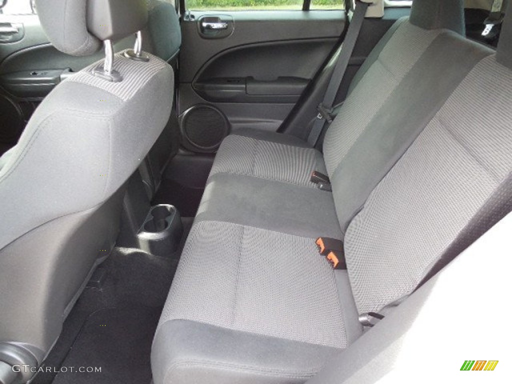 2011 Caliber Mainstreet - Bright White / Dark Slate Gray photo #5
