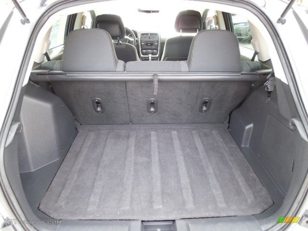 2011 Caliber Mainstreet - Bright White / Dark Slate Gray photo #7