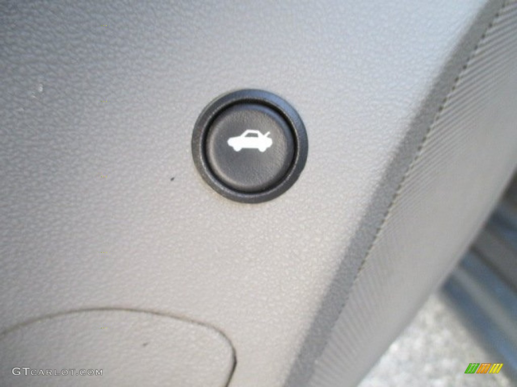2007 Aura XE - Techno Gray Metallic / Gray photo #27
