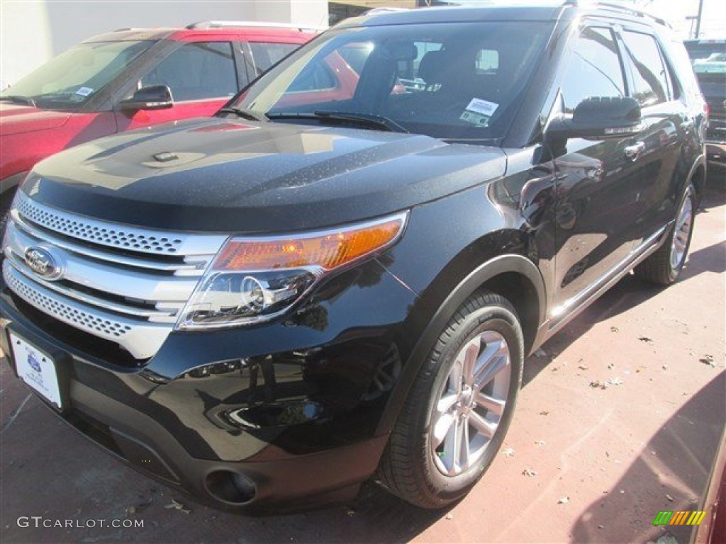 2015 Explorer XLT - Tuxedo Black / Charcoal Black photo #28