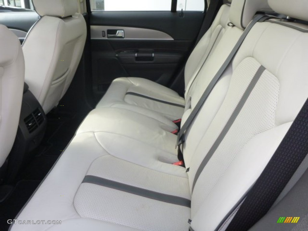 2014 Lincoln MKX AWD Rear Seat Photo #99303319