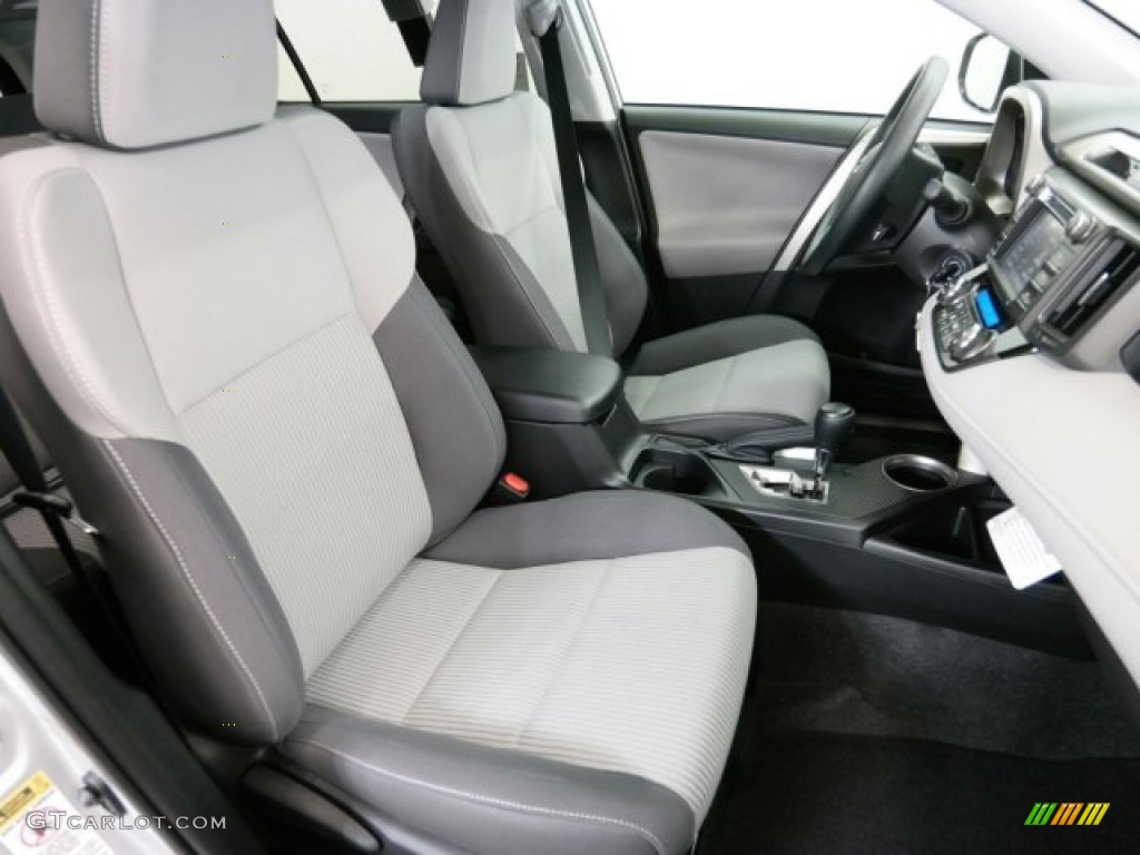 2015 Toyota RAV4 XLE Front Seat Photo #99309005