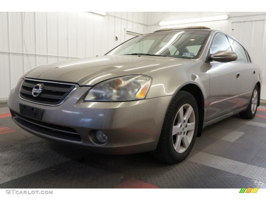 2002 Altima 2.5 S - Velvet Beige / Charcoal Black photo #3