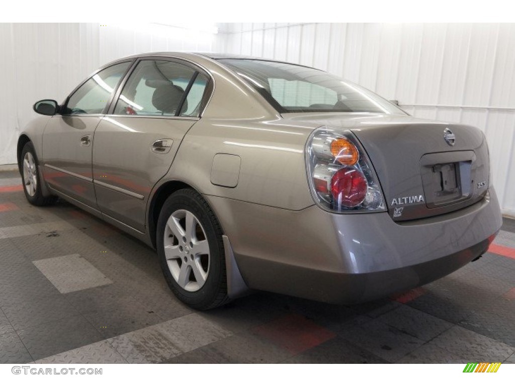 2002 Altima 2.5 S - Velvet Beige / Charcoal Black photo #10