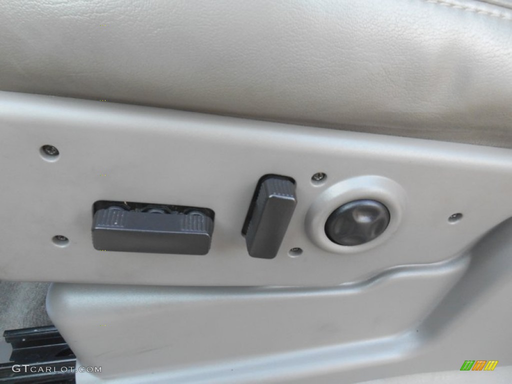 2004 Escalade AWD - Quicksilver / Pewter Gray photo #11