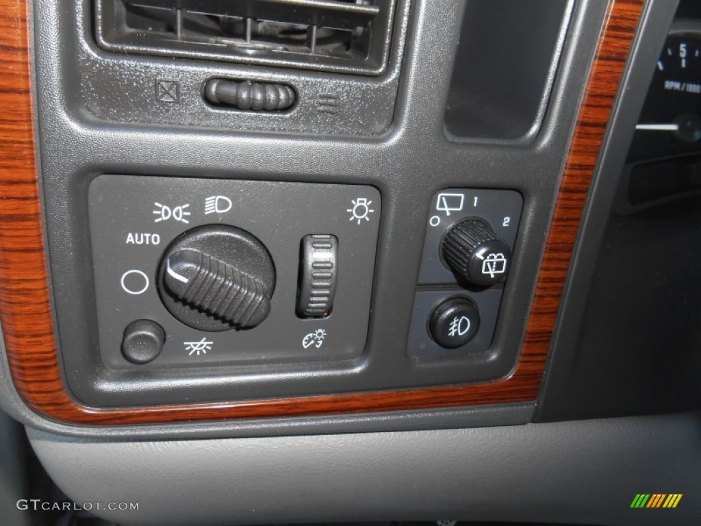 2004 Escalade AWD - Quicksilver / Pewter Gray photo #12