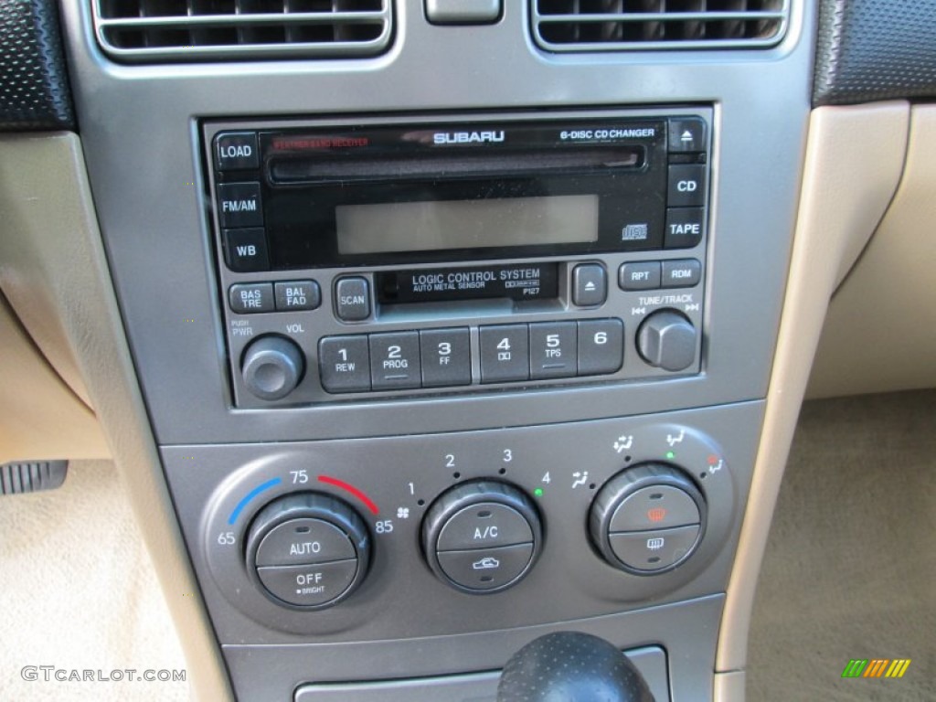 2003 Subaru Forester 2.5 XS Controls Photo #99316855