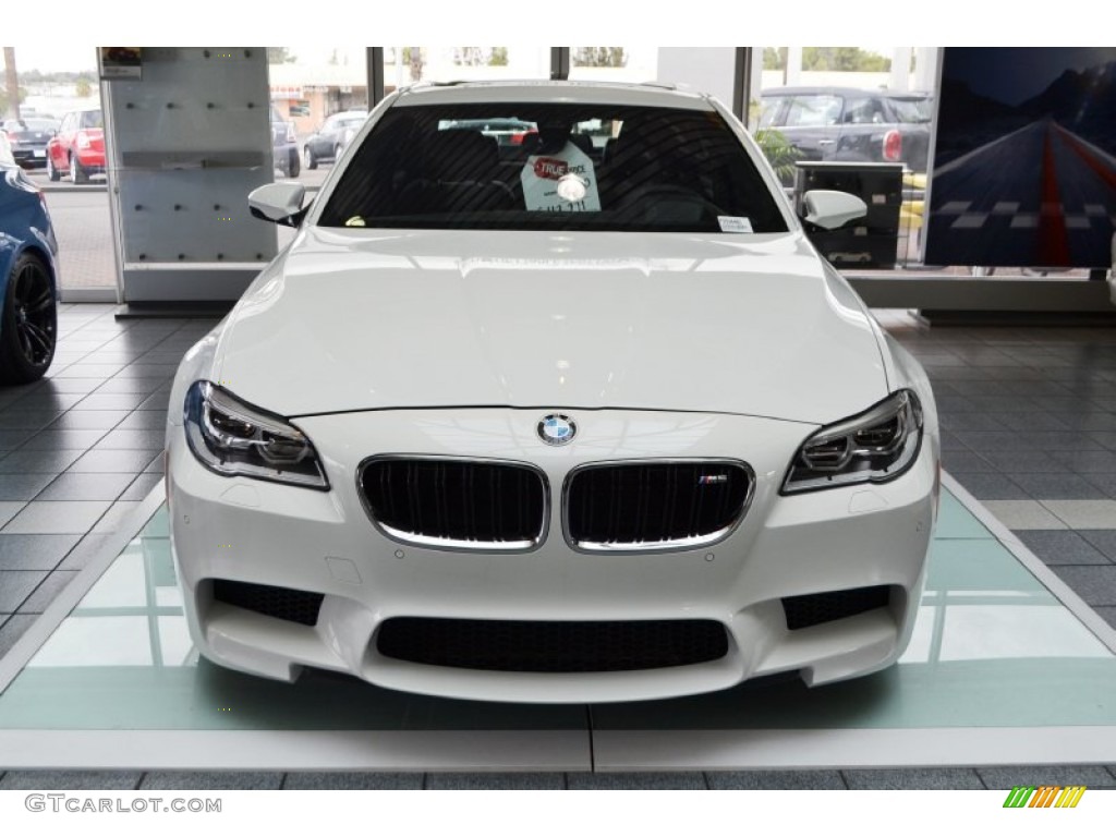 Alpine White 2015 BMW M5 Sedan Exterior Photo #99326140