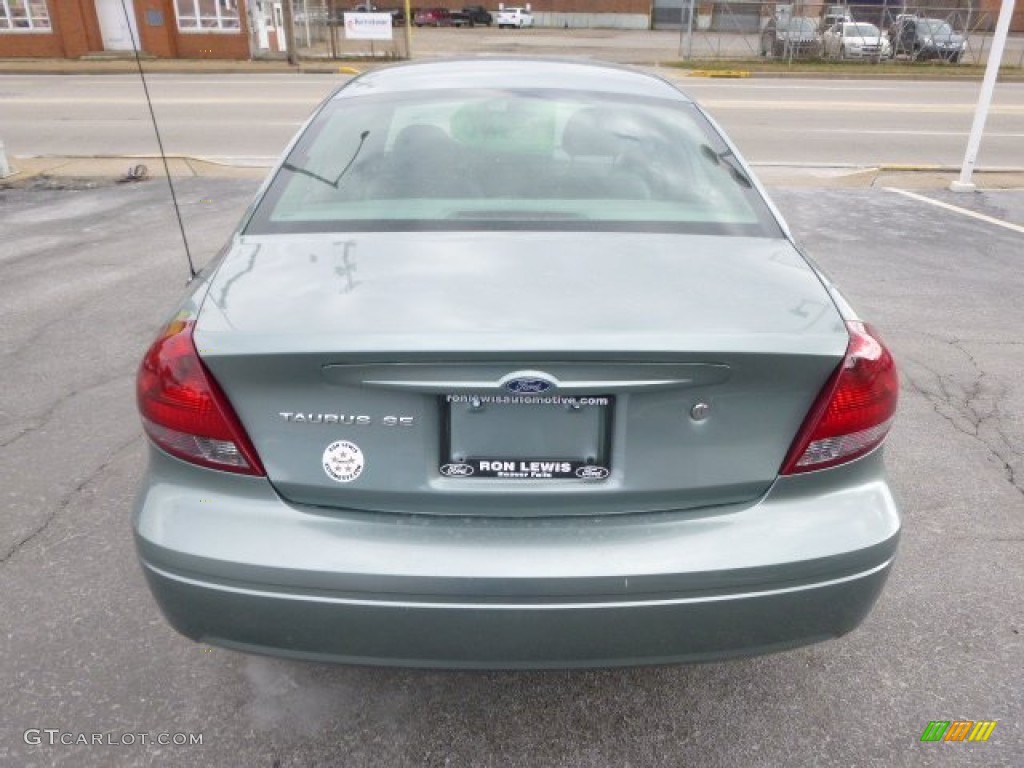 2006 Taurus SE - Light Tundra Metallic / Medium/Dark Flint Grey photo #7