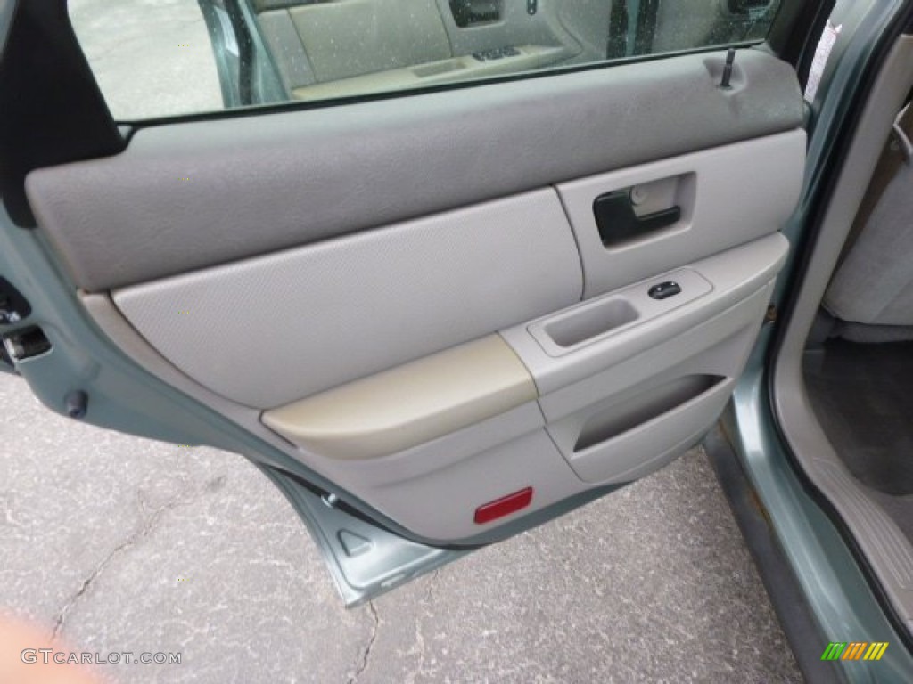 2006 Taurus SE - Light Tundra Metallic / Medium/Dark Flint Grey photo #13