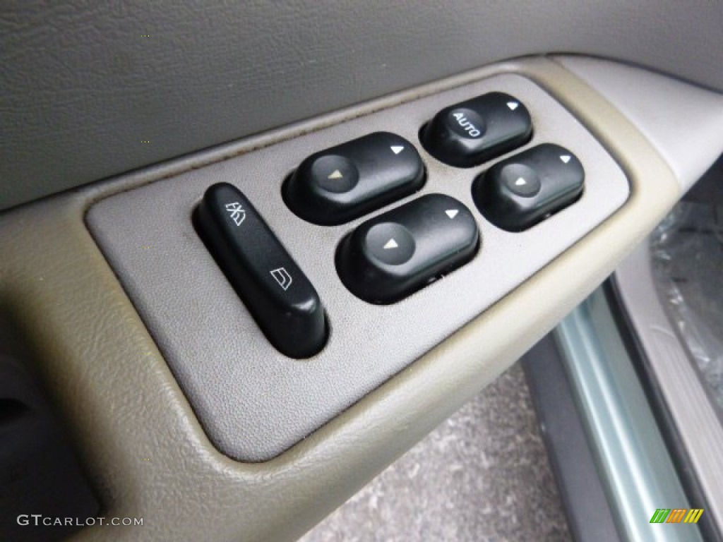 2006 Taurus SE - Light Tundra Metallic / Medium/Dark Flint Grey photo #15