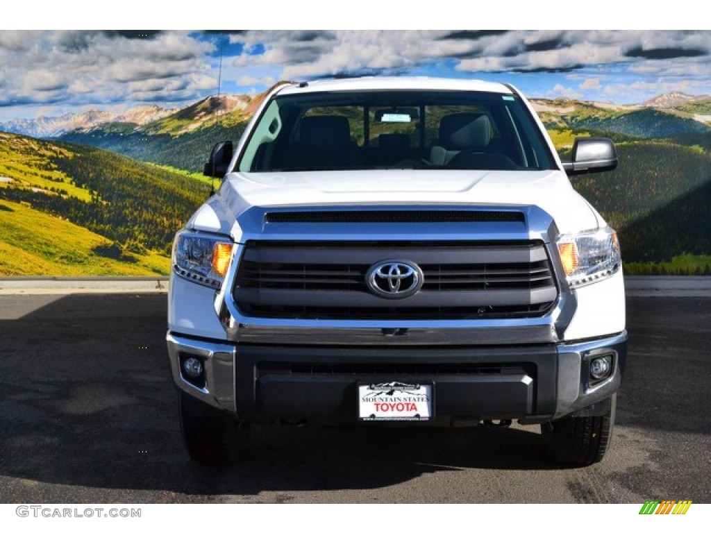 2015 Tundra SR5 Double Cab 4x4 - Super White / Graphite photo #2