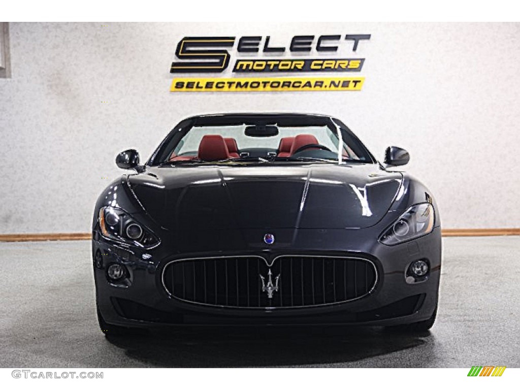 2011 GranTurismo Convertible GranCabrio - Grigio Granito (Dark Grey) / Rosso Corallo photo #2