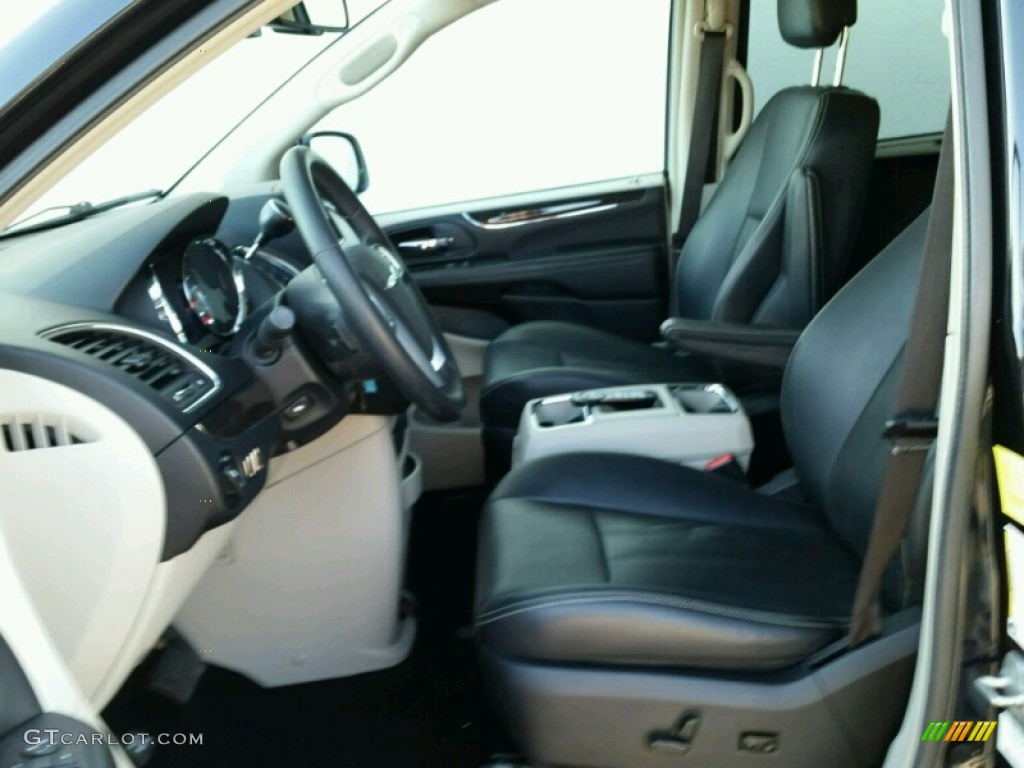 2011 Town & Country Touring - L - Blackberry Pearl / Black/Light Graystone photo #16