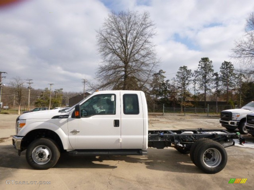 Oxford White 2015 Ford F350 Super Duty XL Super Cab 4x4 Chassis Exterior Photo #99341692