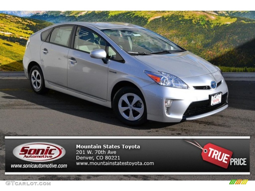 2015 Prius Two Hybrid - Classic Silver Metallic / Misty Gray photo #1