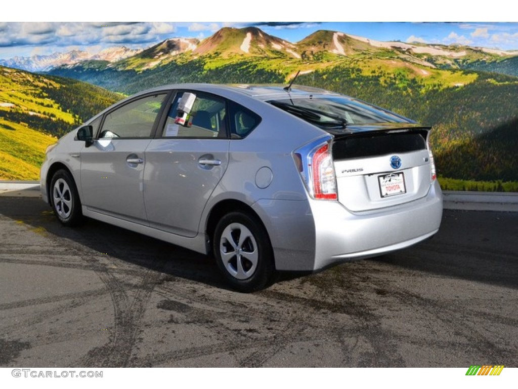 2015 Prius Two Hybrid - Classic Silver Metallic / Misty Gray photo #3