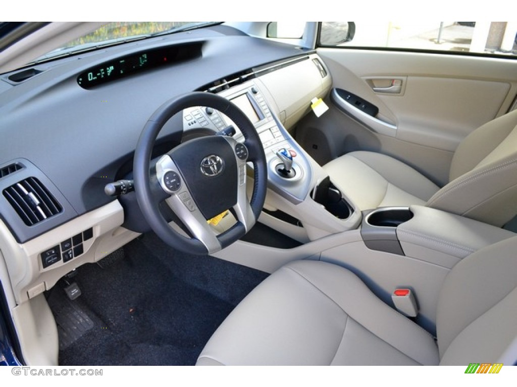 Bisque Interior 2015 Toyota Prius Five Hybrid Photo #99342115