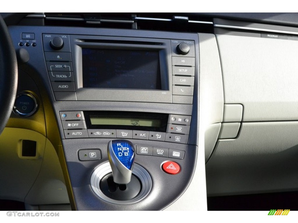 2015 Toyota Prius Two Hybrid Controls Photo #99342664