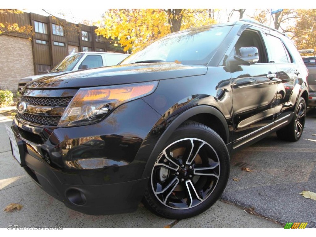 Tuxedo Black Ford Explorer