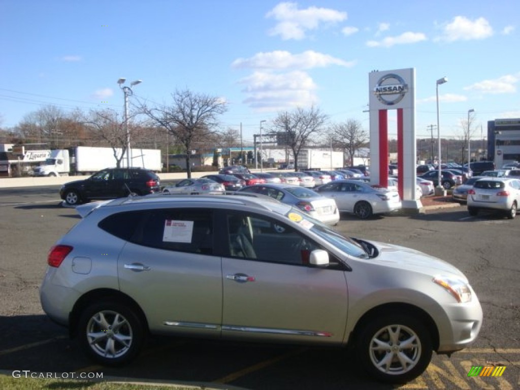 2011 Rogue SV AWD - Silver Ice Metallic / Black photo #4