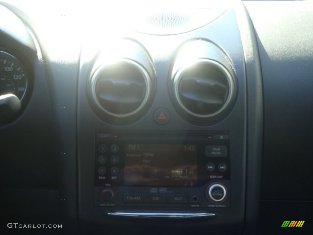 2011 Rogue SV AWD - Silver Ice Metallic / Black photo #23