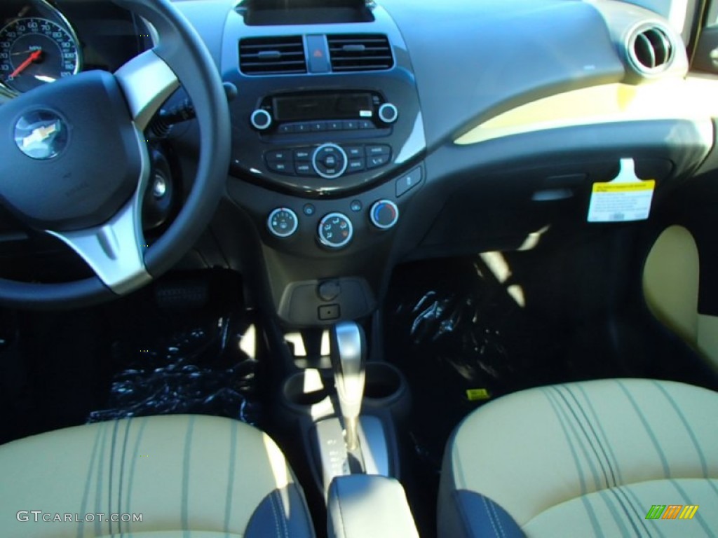 2015 Chevrolet Spark LS Dashboard Photos