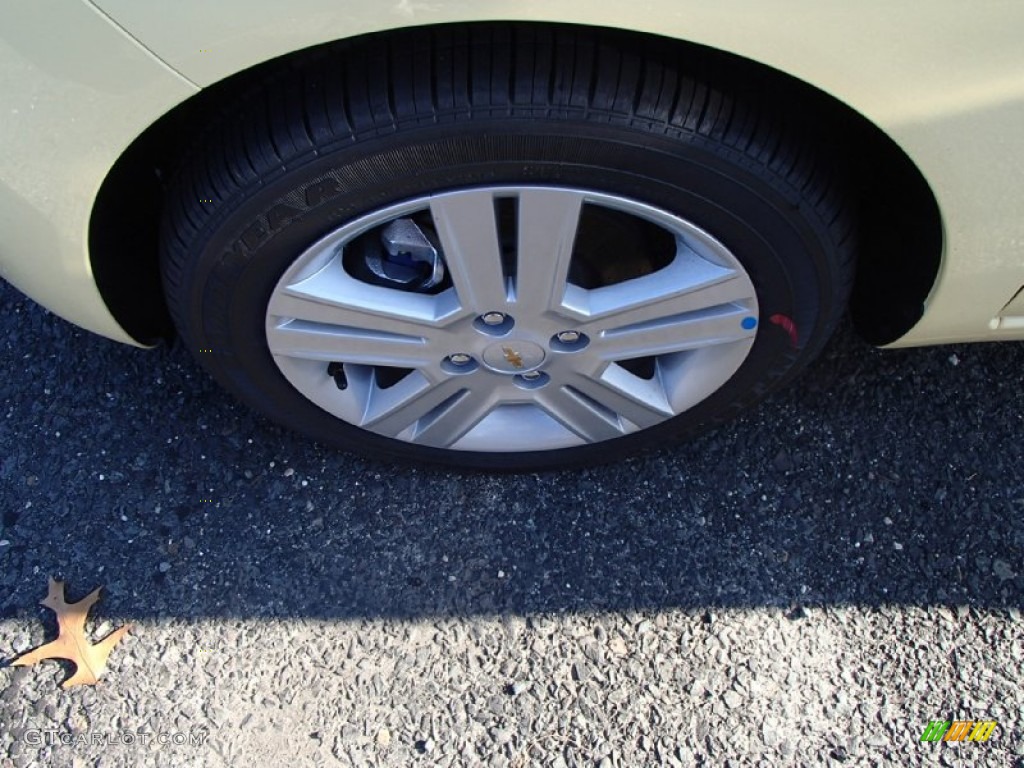 2015 Chevrolet Spark LS Wheel Photos