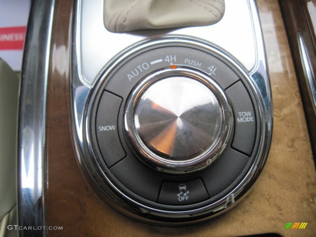 2014 Infiniti QX80 AWD Controls Photo #99376035