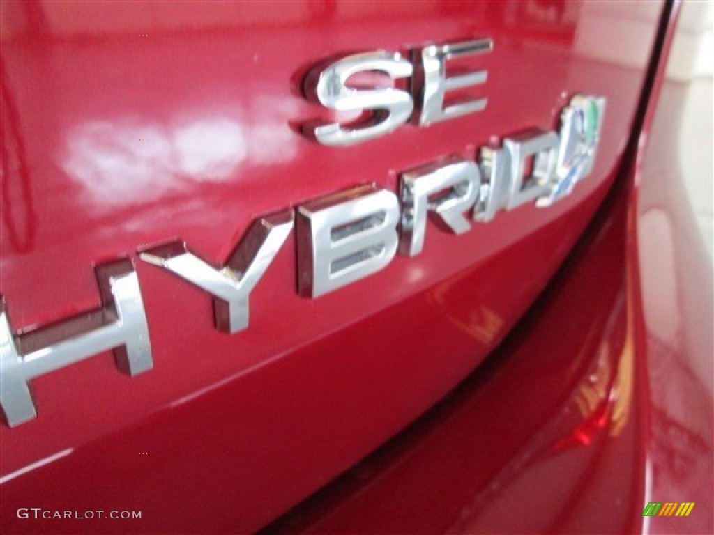 2015 Ford C-Max Hybrid SE Marks and Logos Photos