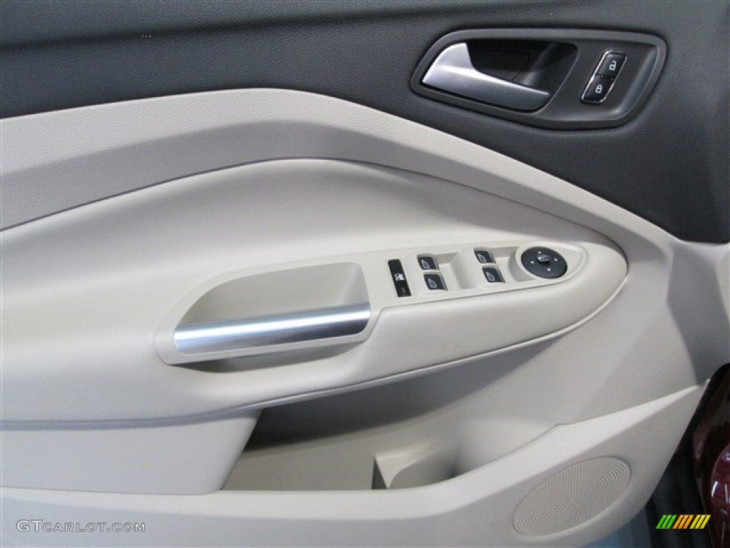 2015 Ford C-Max Hybrid SE Controls Photo #99389558