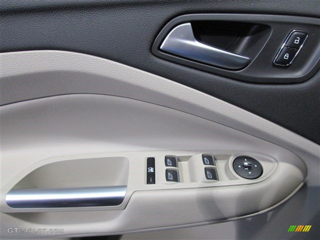 2015 Ford C-Max Hybrid SE Controls Photo #99389642