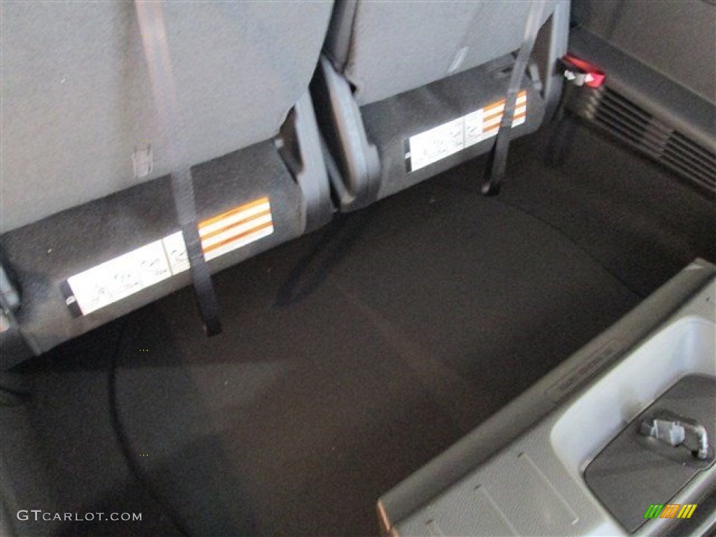 2015 Explorer XLT - Ingot Silver / Charcoal Black photo #13