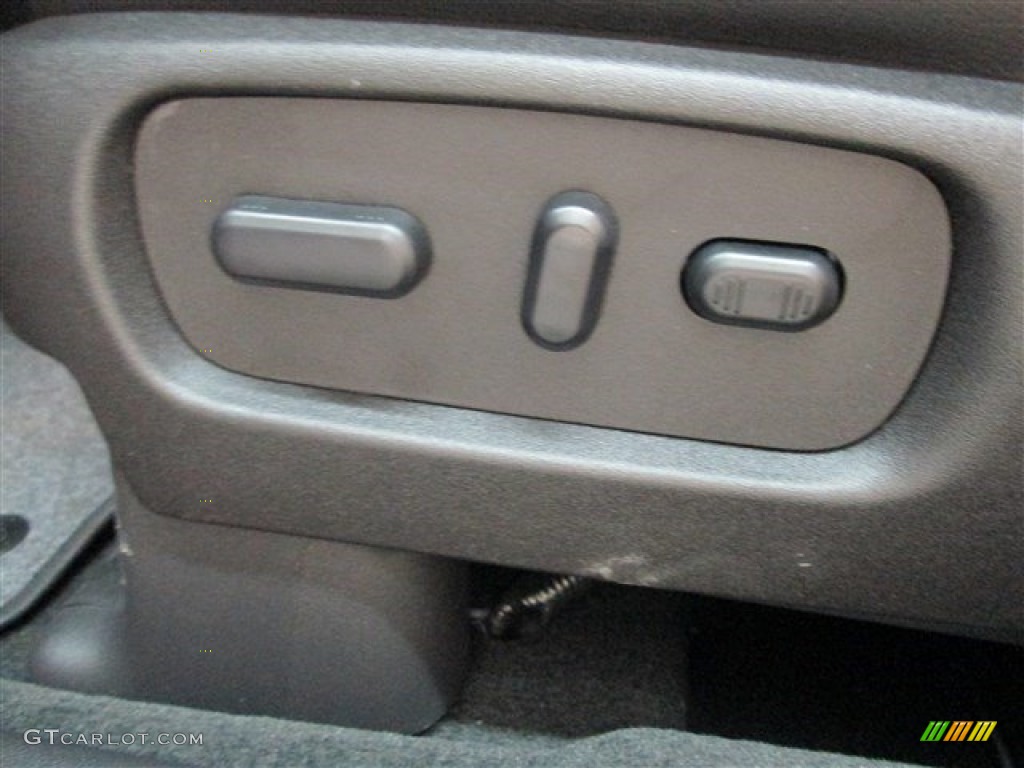 2015 Explorer XLT - Ingot Silver / Charcoal Black photo #18