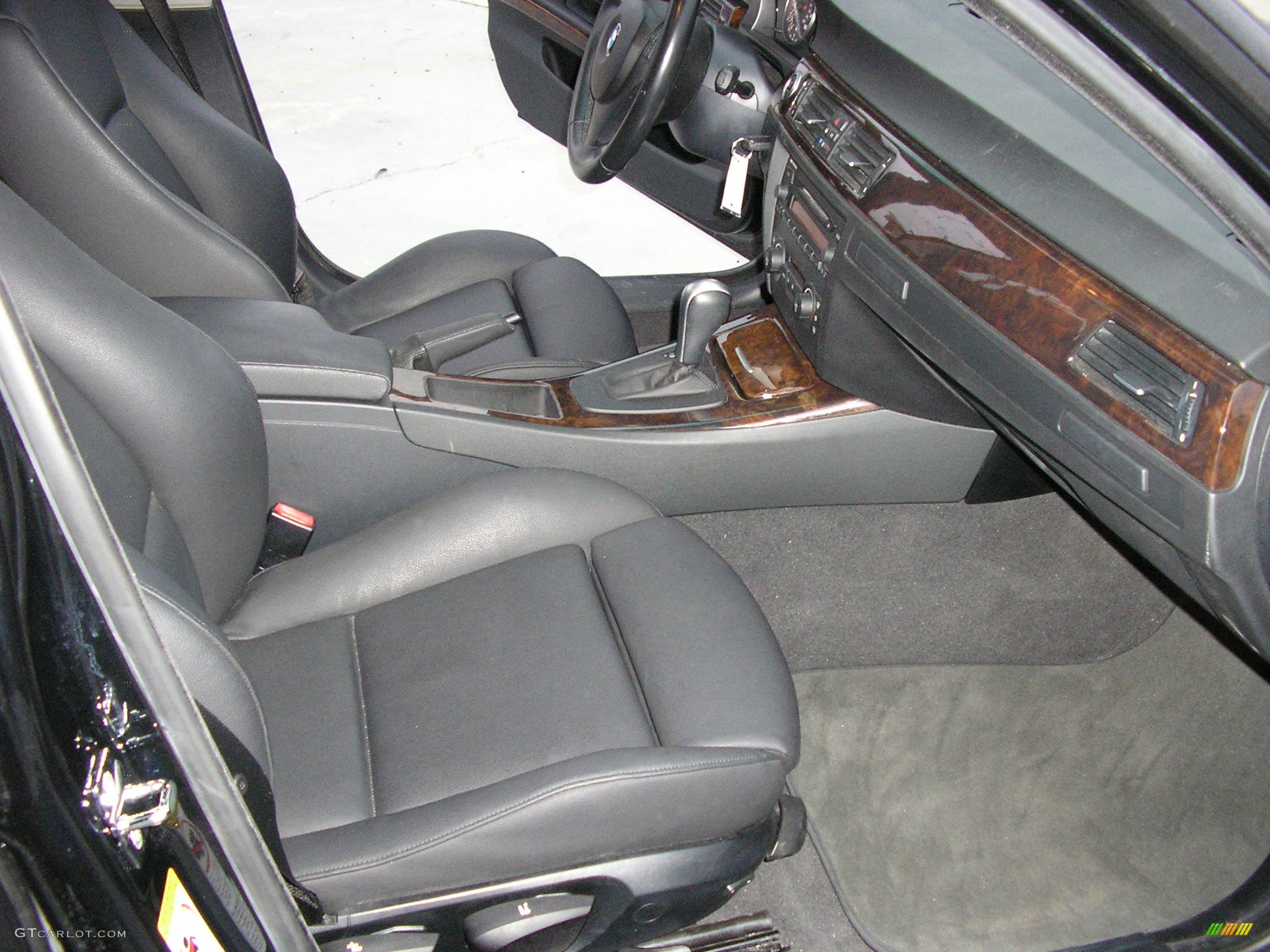 2006 3 Series 325i Sedan - Jet Black / Black photo #10