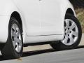 Super White - Camry LE Photo No. 22